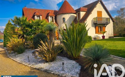 House in Ouest-Corne de Cerf-Guignegault, Orleans, France 1