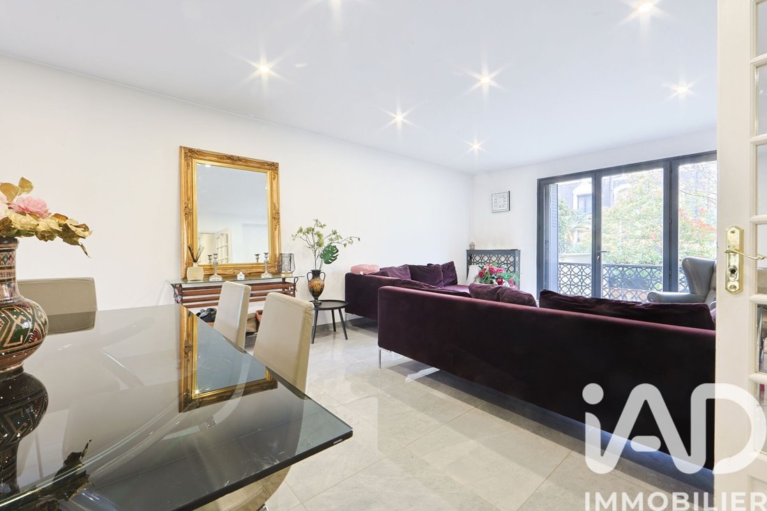 Apartment in Thiers, Le Raincy, France 5 - 17655198