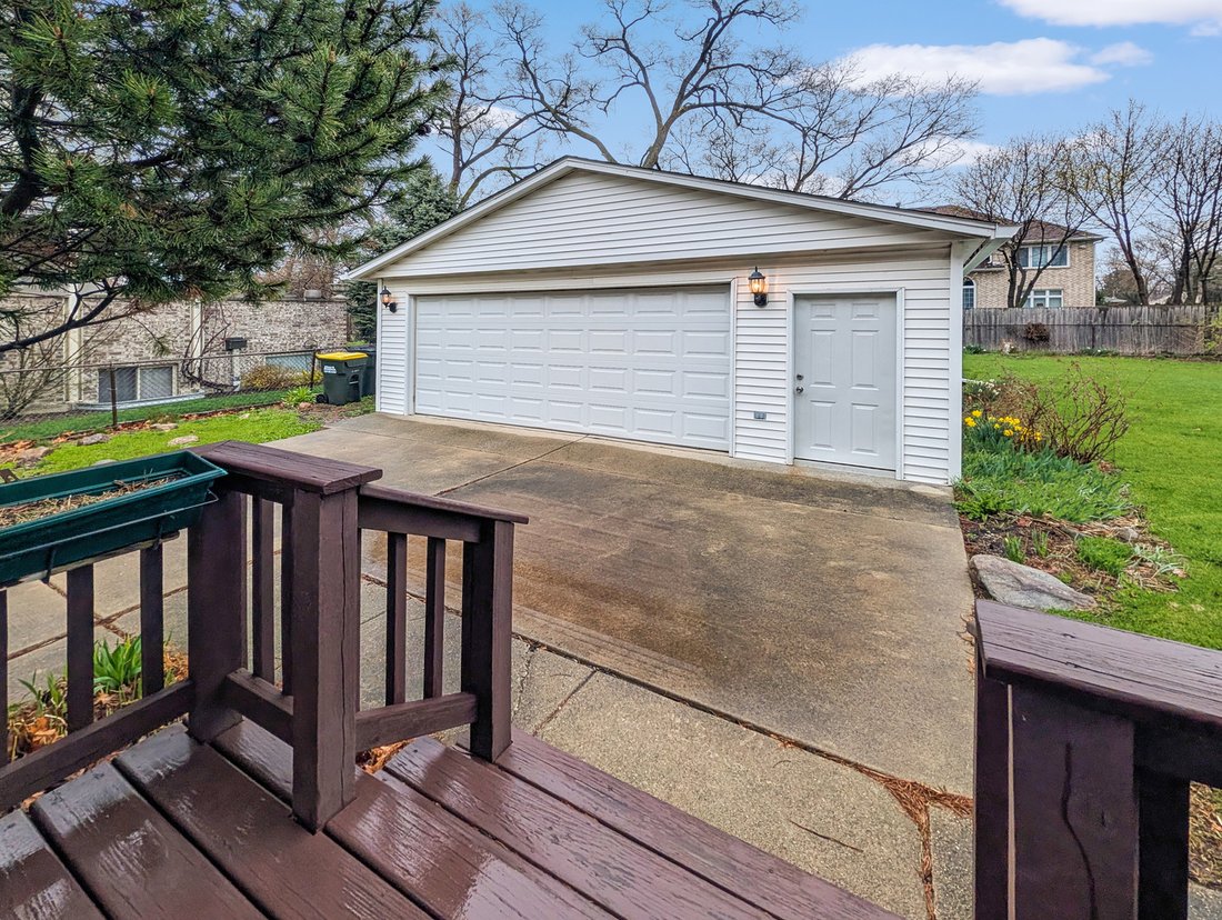 House in Des Plaines, Illinois, United States 2 - 17203833