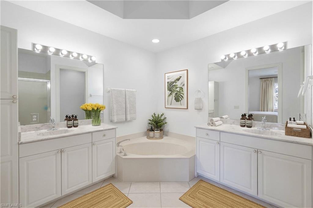 Condo in Naples, Florida, United States 5 - 16554933