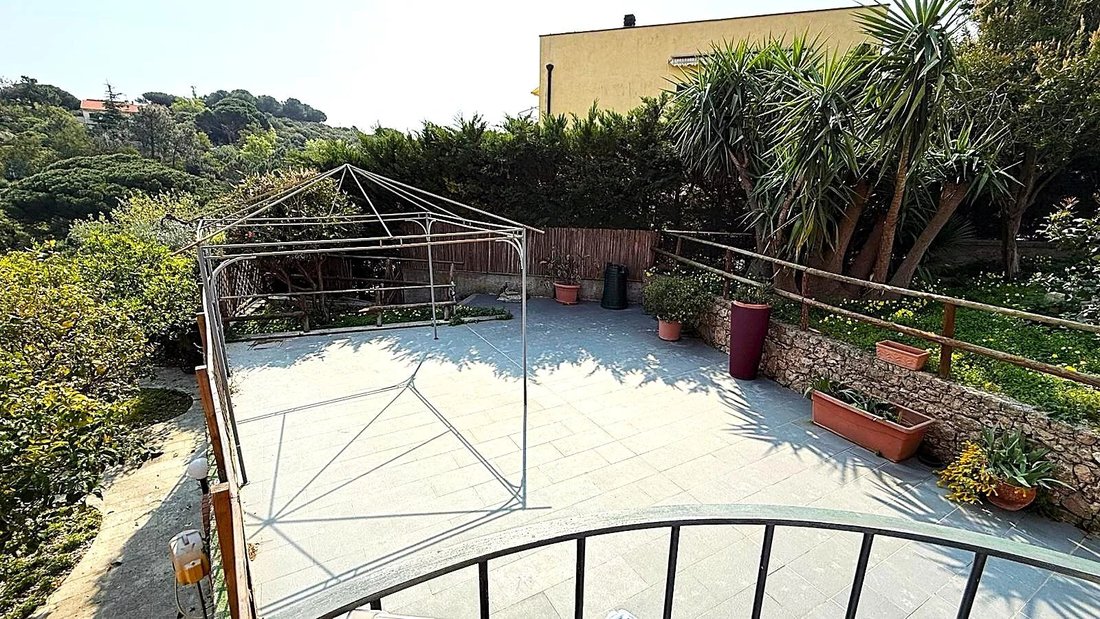 Apartment in Spotorno, Liguria, Italy 4 - 17654482