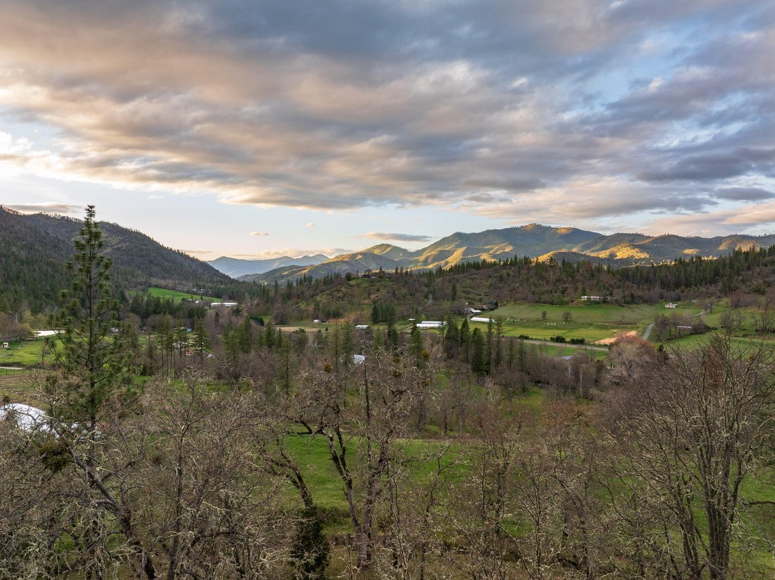 House in Applegate, Oregon, United States 5 - 17657225