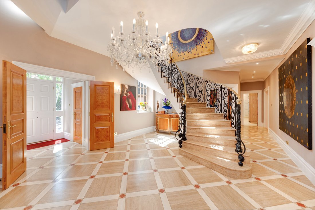House in Hampstead Garden Suburb, Barnet, England 3 - 17659818