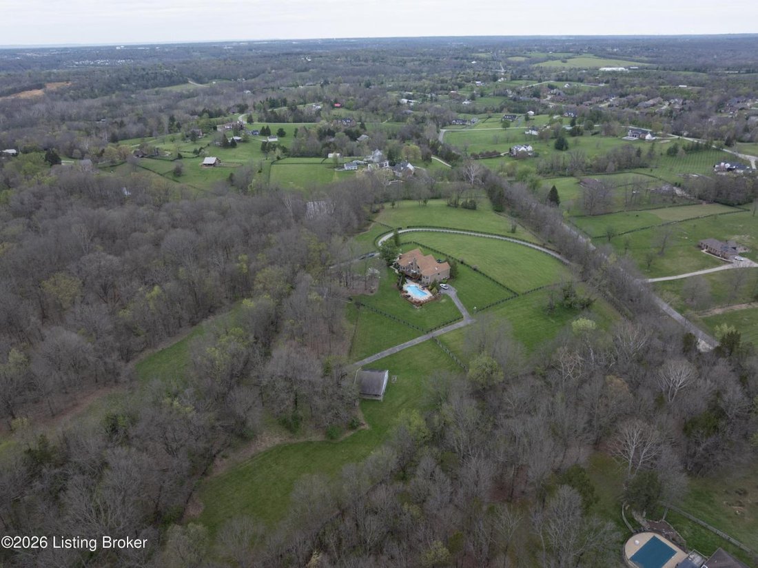 House in Watterson Park, Kentucky, United States 2 - 17658081