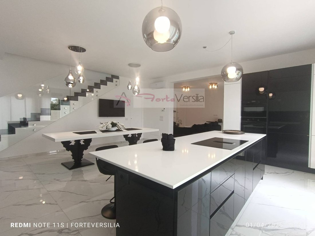 Villa in Pietrasanta, Tuscany, Italy 1 - 17656713
