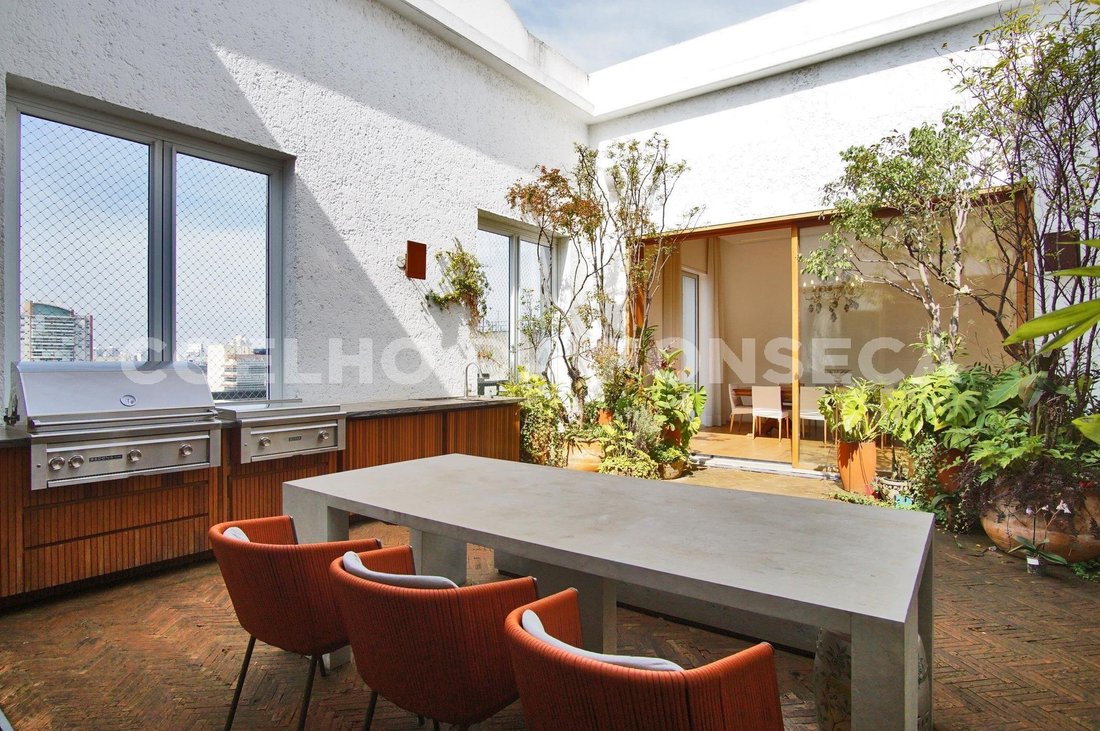 Condo in São Paulo, State of São Paulo, Brazil 2 - 17656751