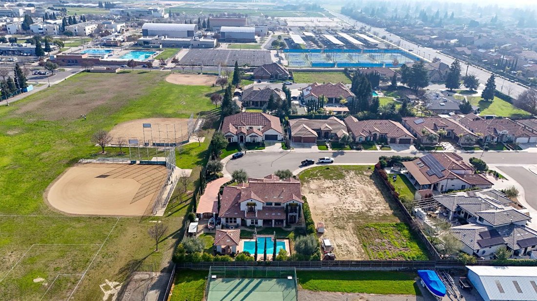 House in Clovis, California, United States 4 - 17659749
