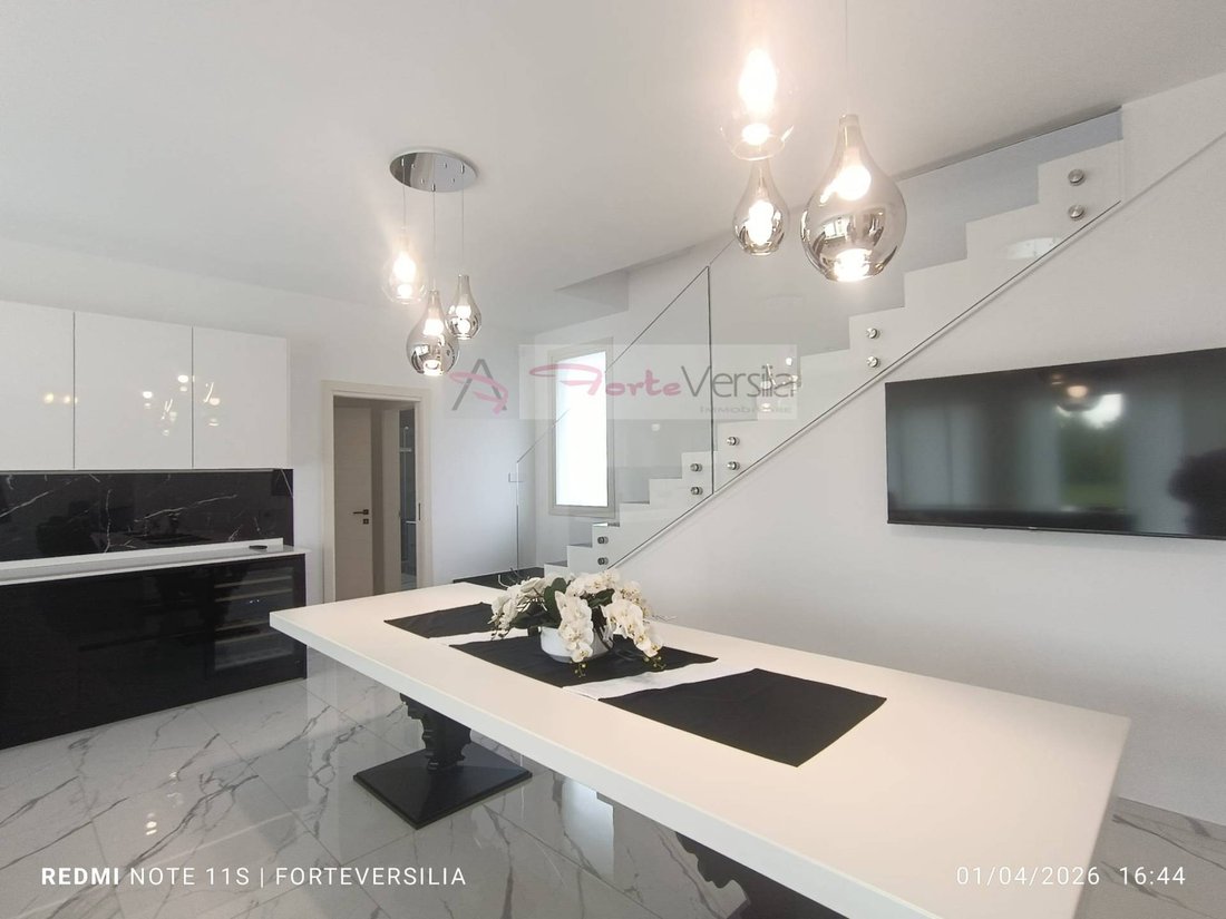 Villa in Pietrasanta, Tuscany, Italy 4 - 17656713