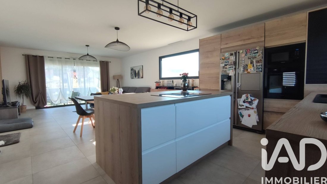 House in Pallieres-Plan des Pennes, Les Pennes-Mirabeau, France 1 - 17660905
