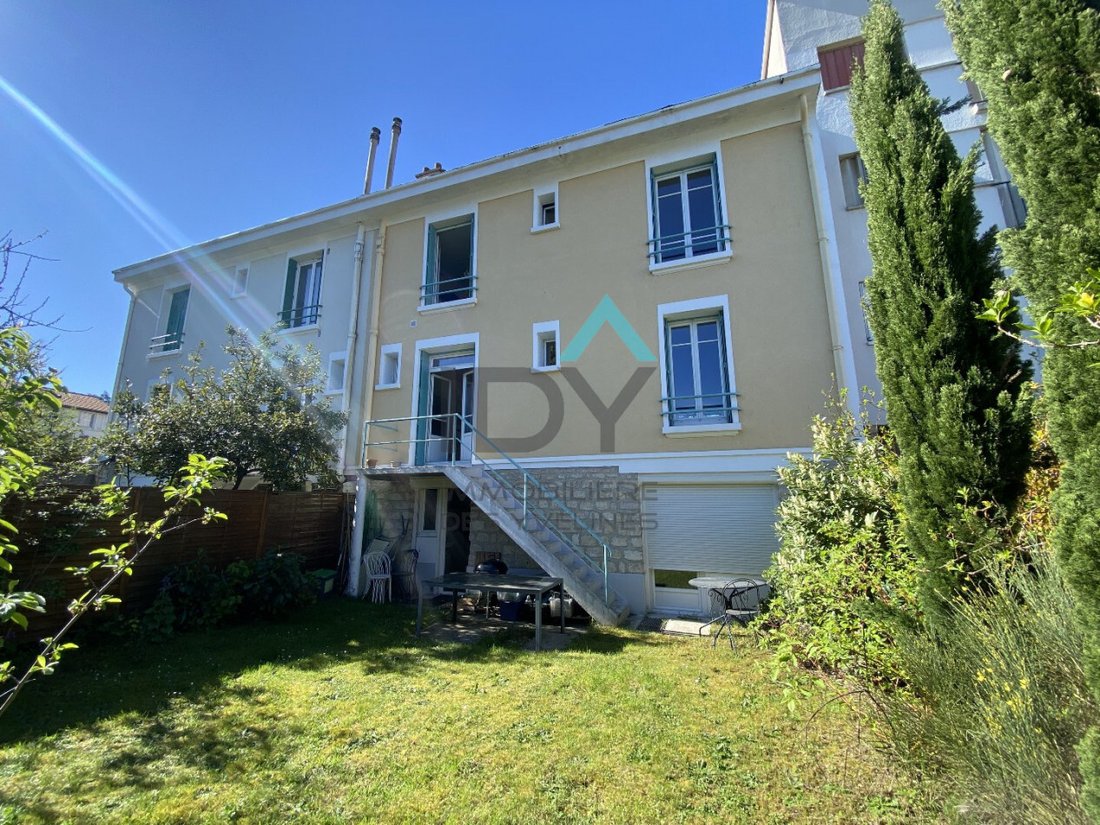 House in Poissy, Ile-de-France, France 1 - 17655993