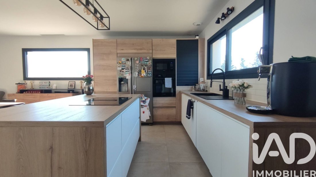 House in Pallieres-Plan des Pennes, Les Pennes-Mirabeau, France 3 - 17660905
