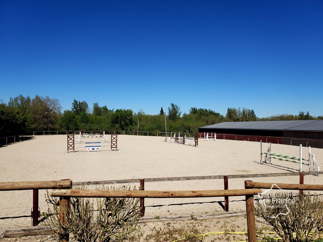 Estate in Aillas, Nouvelle-Aquitaine, France 2 - 17660118