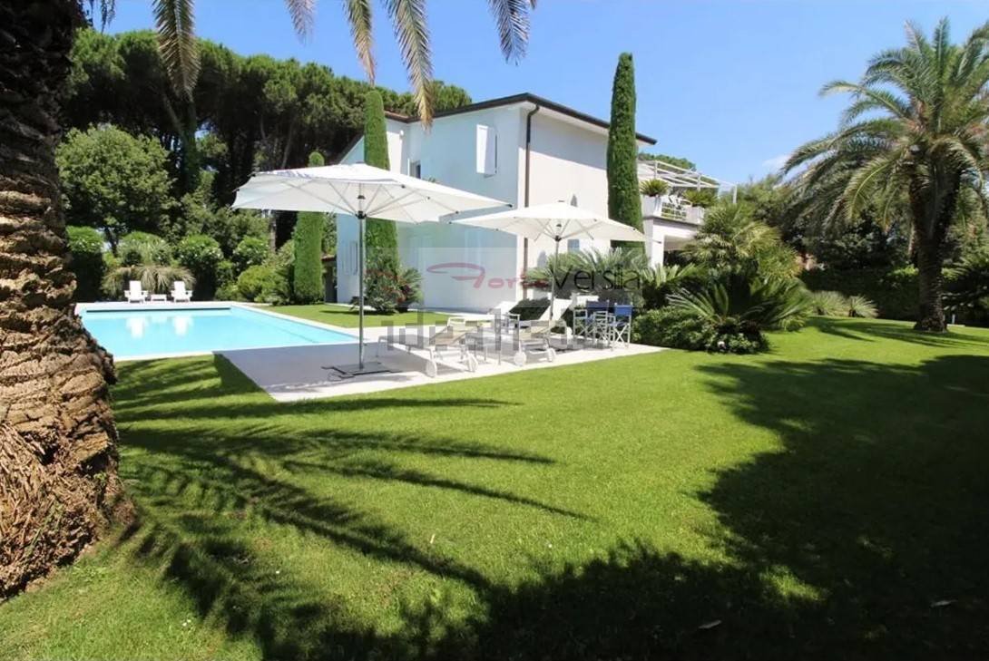 Villa in Roma Imperiale, Forte dei Marmi, Tuscany 1 - 15275368