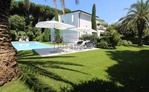Villa in Roma Imperiale, Forte dei Marmi, Tuscany 1