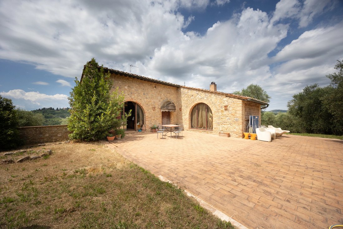 House in San Gimignano, Tuscany, Italy 4 - 17654491