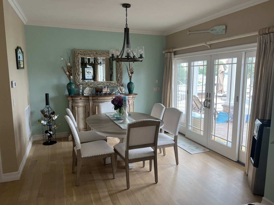 Hampton Bays, New York, United States 4 - 17654254