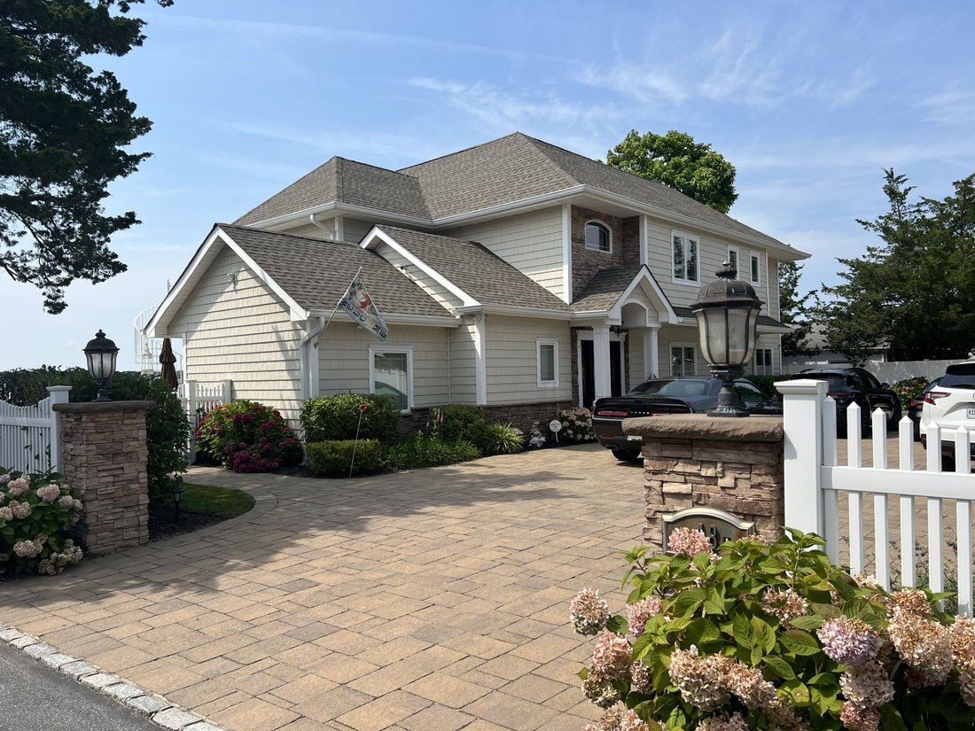 Hampton Bays, New York, United States 2 - 17654254