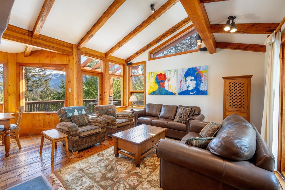 House in Whistler, British Columbia, Canada 2 - 17655943