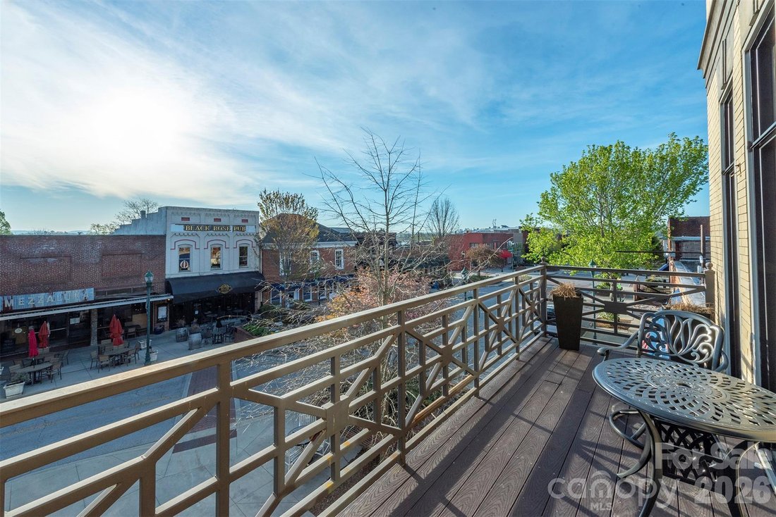 Condo in Laurel Park, North Carolina, United States 4 - 17659039