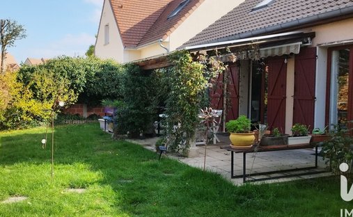 House in La Garenne-Saules-Forêt de Sénart, Montgeron, France 1
