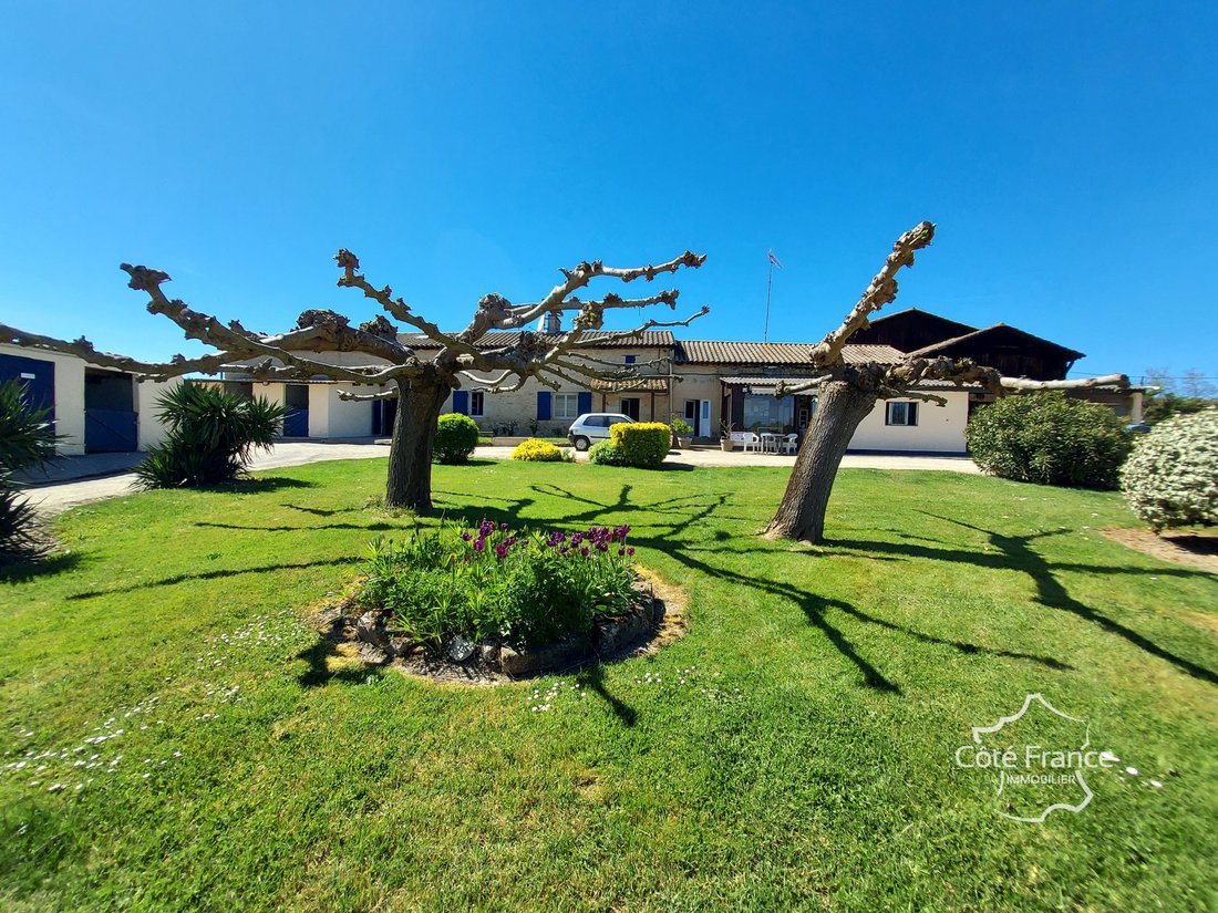 Estate in Aillas, Nouvelle-Aquitaine, France 5 - 17660118