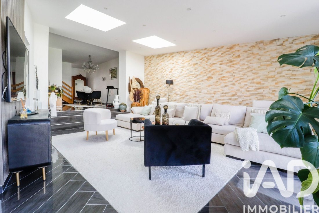 House in Saulx-les-Chartreux, Ile-de-France, France 3 - 17658352