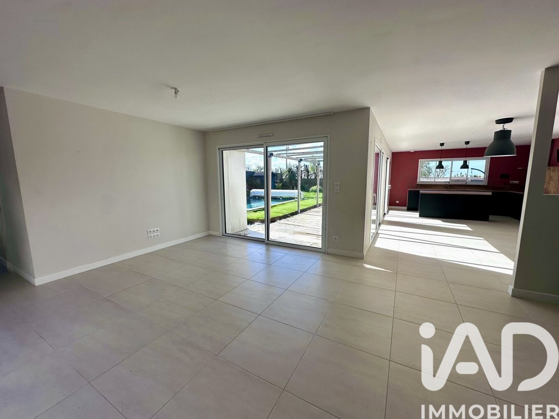 House in Montroy, Nouvelle-Aquitaine, France 5 - 17658397