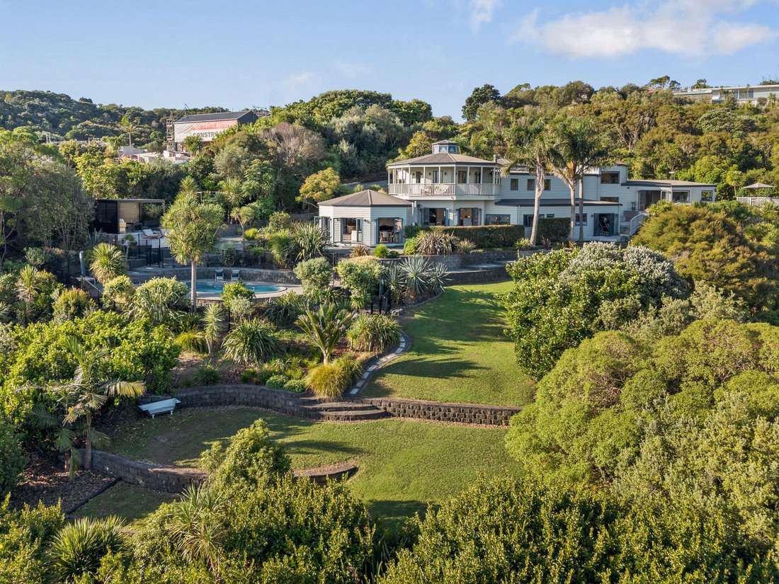 Waiheke Island, Auckland, New Zealand 5 - 17660794