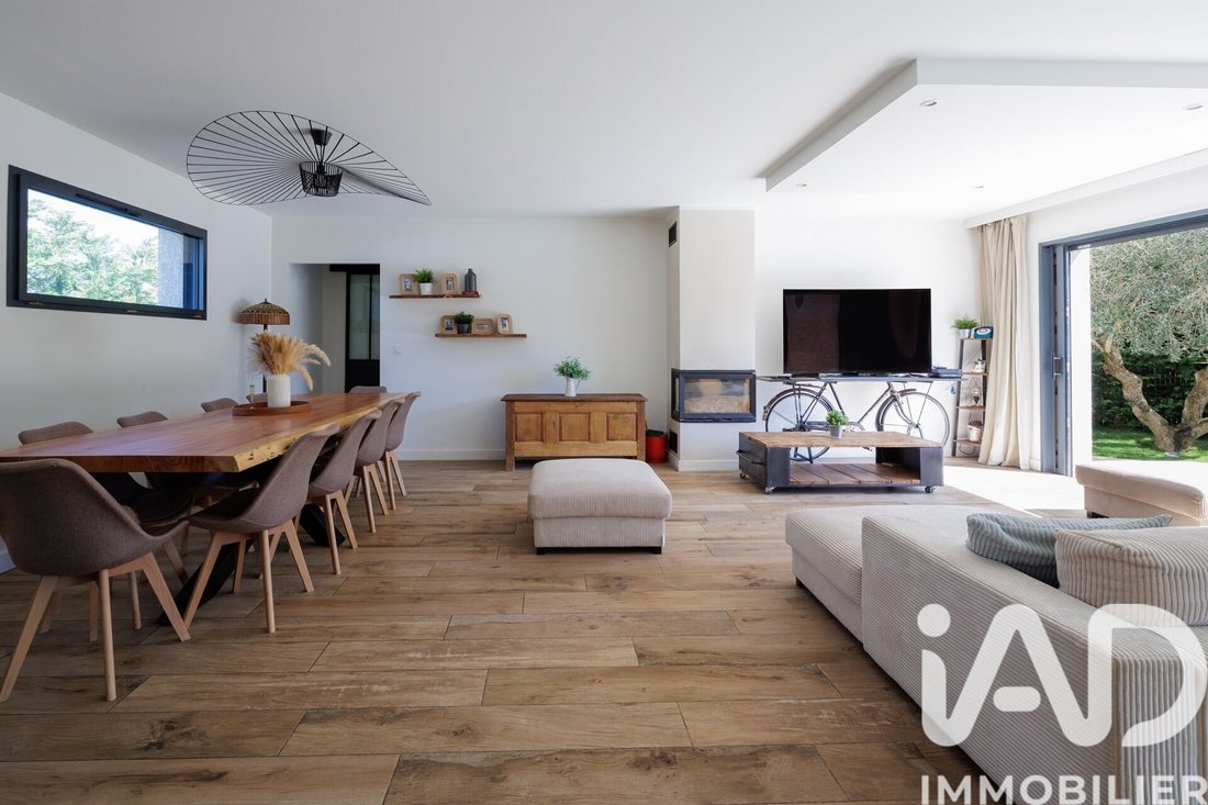 House in Cailloux-sur-Fontaines, Auvergne-Rhône-Alpes, France 5 - 17658730