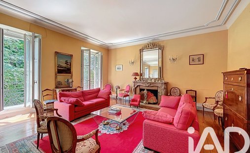 Apartment in Grand Parc-Chartrons-Paul Doumer, Bordeaux, France 1