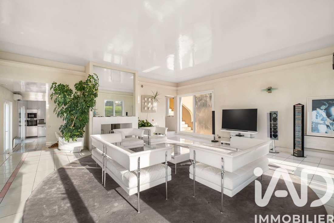 House in Basses-Barolles, Saint-Genis-Laval, France 3 - 17658507