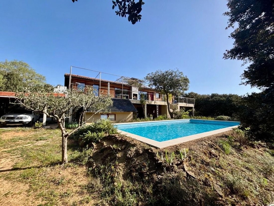 Villa in Grignan, Auvergne-Rhône-Alpes, France 1 - 17294019