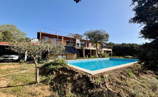 Villa in Grignan, Auvergne-Rhône-Alpes, France 1