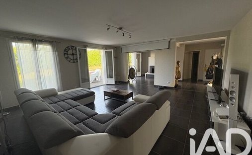 House in Azay-sur-Cher, Centre-Val de Loire, France 1