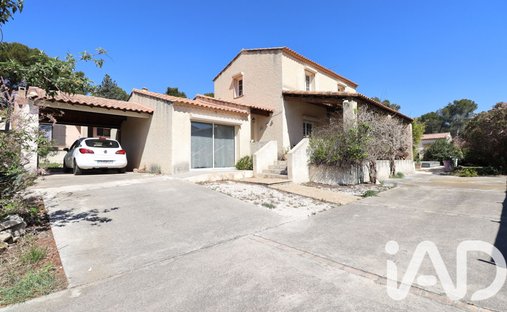 House in Ecarts, Velaux, France 1