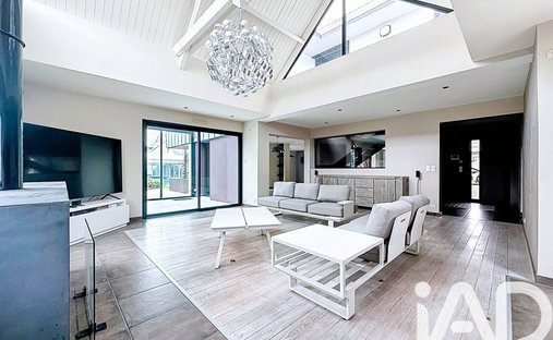 House in Bourg, Guidel, France 1