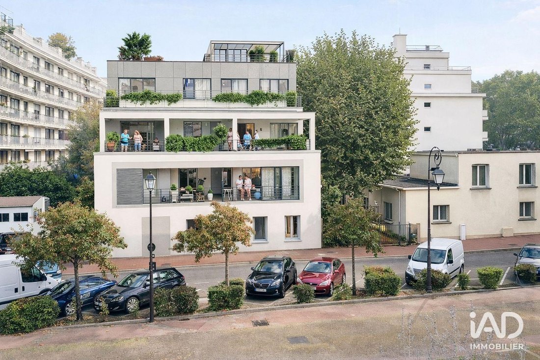 Apartment in Saint-Cloud, Ile-de-France, France 1 - 17657423