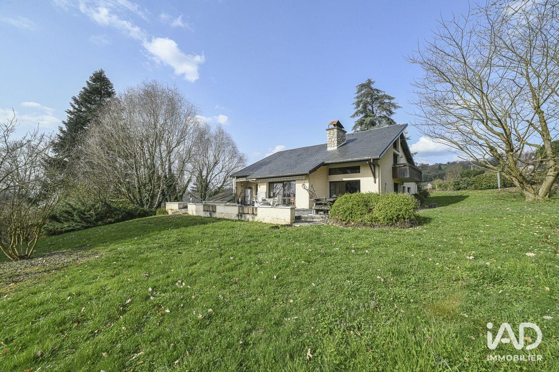 House in Saint-Genix-sur-Guiers, Saint-Genix-les-Villages, France 4 - 17658325