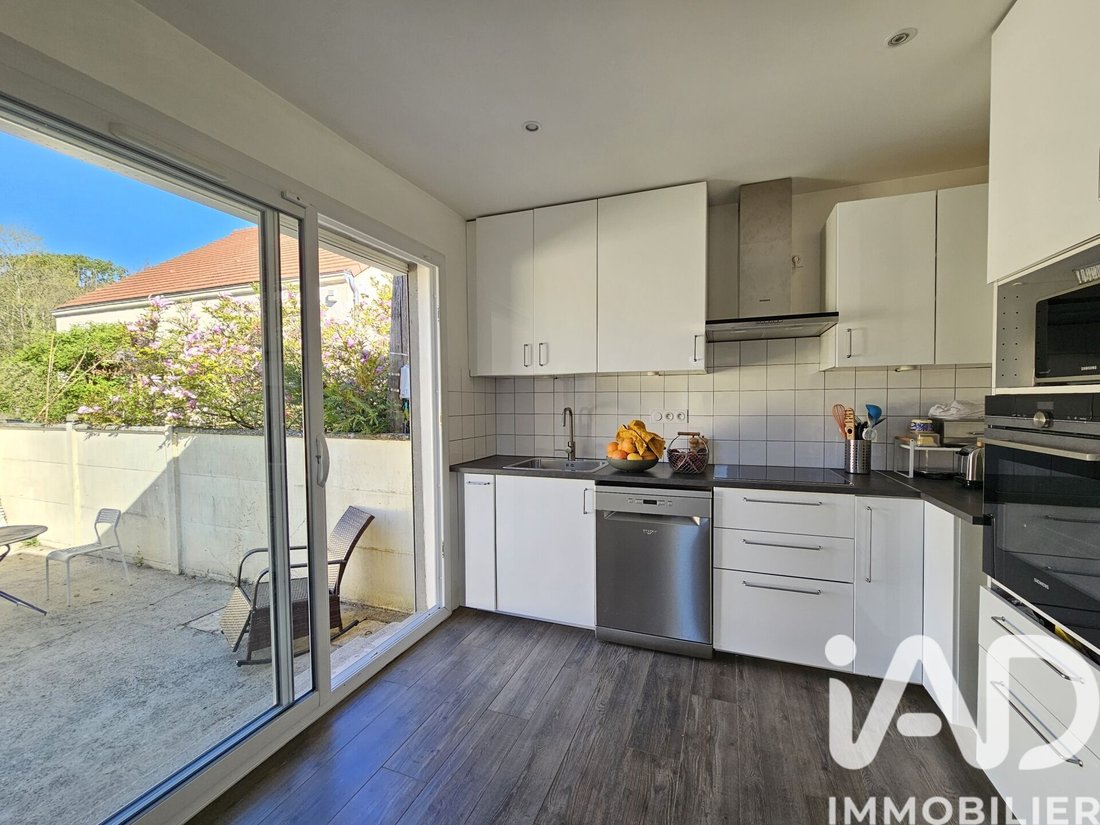 House in Foch, Maisons-Laffitte, France 2 - 17658698