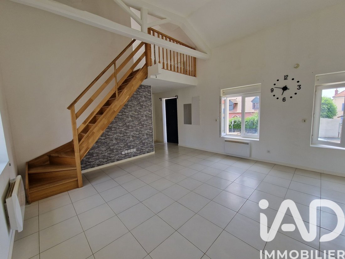 Flins-sur-Seine, Ile-de-France, France 5 - 17658658