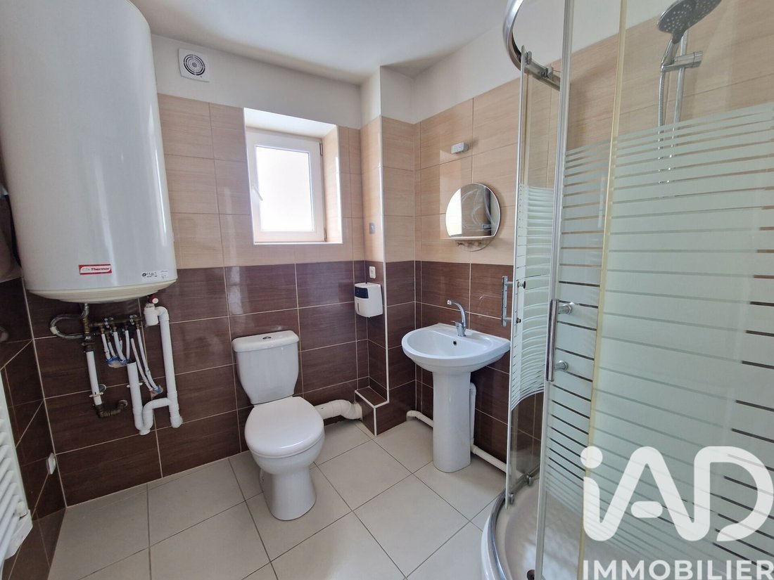 Flins-sur-Seine, Ile-de-France, France 4 - 17658658