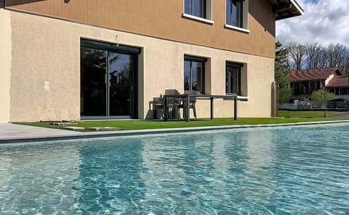 House in Saint-Germain-sur-Rhone, Auvergne-Rhône-Alpes, France 1