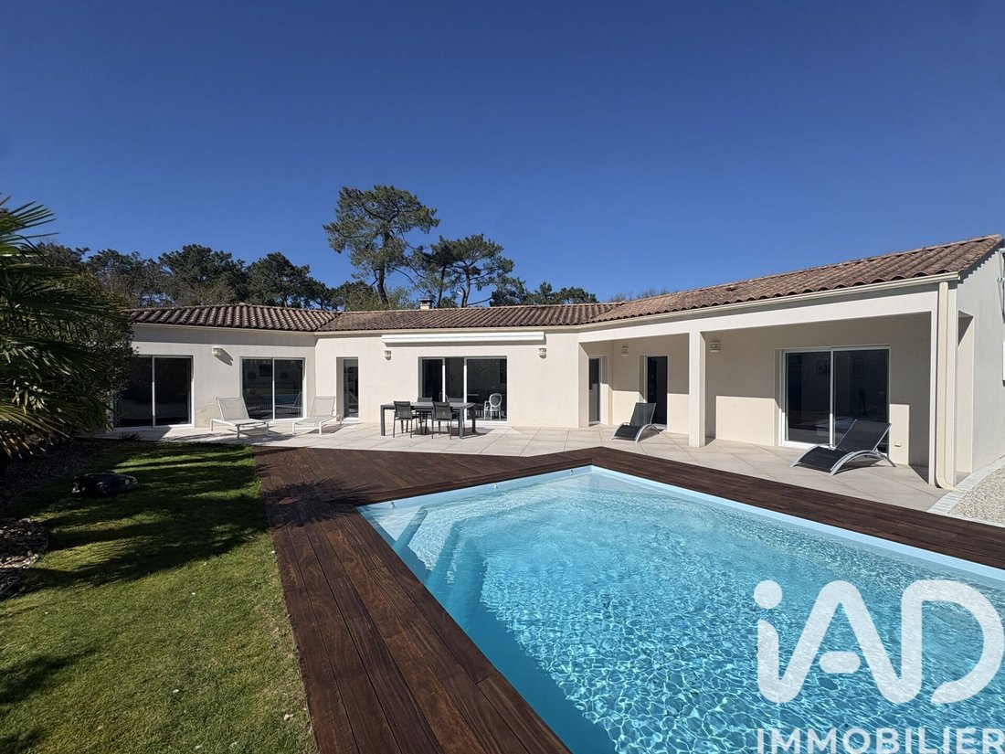 House in Breuillet, Nouvelle-Aquitaine, France 1 - 17658657