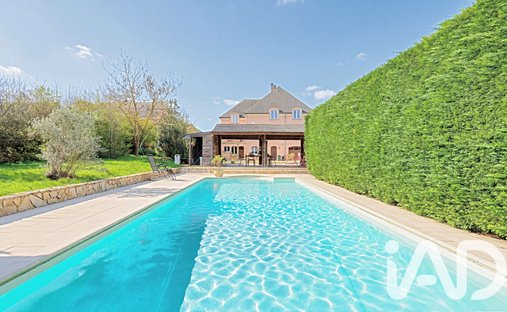 House in Saint-Mard, Ile-de-France, France 1