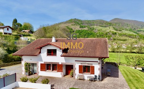 House in Saint-Jean-Pied-de-Port, Nouvelle-Aquitaine, France 1