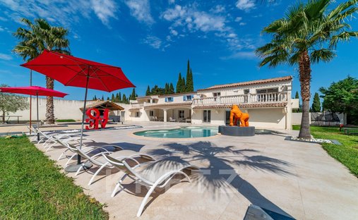 House in Capouchiné, Nimes, France 1