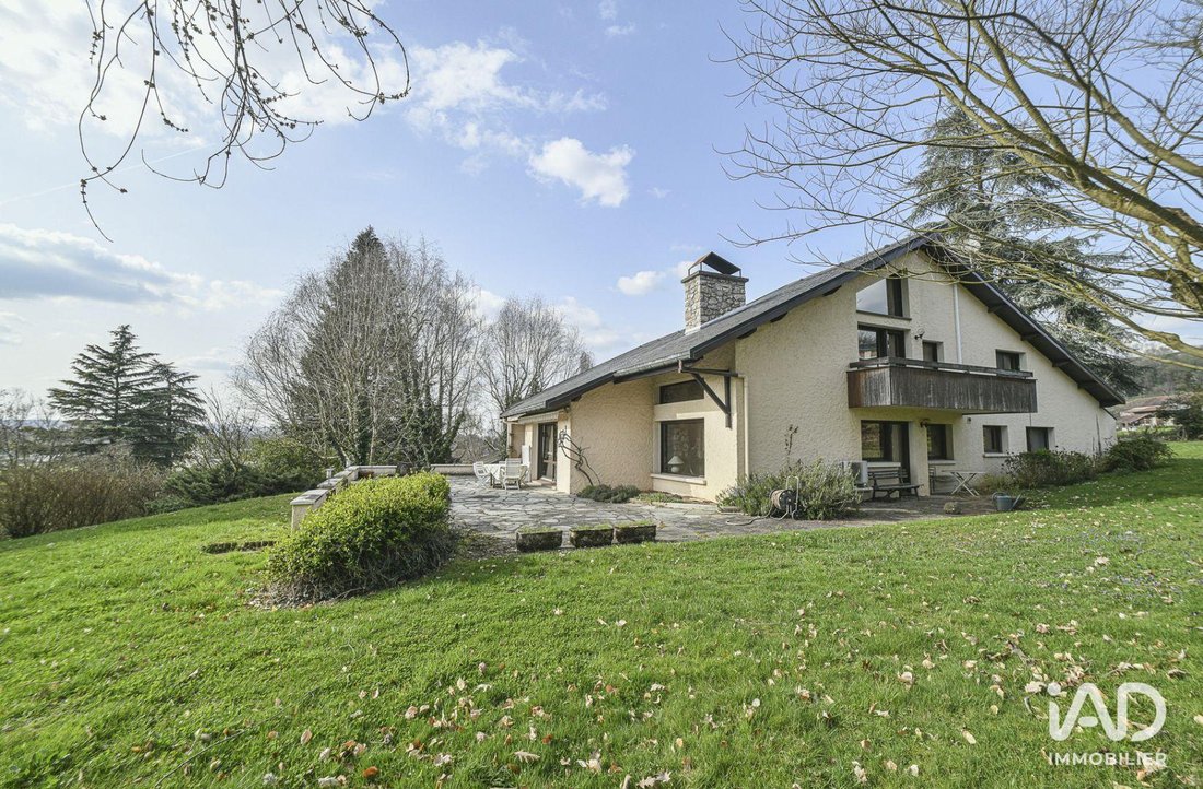 House in Saint-Genix-sur-Guiers, Saint-Genix-les-Villages, France 1 - 17658325