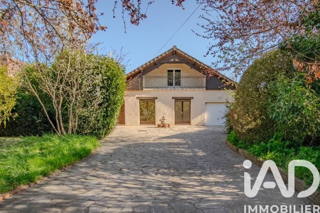 House in Jouars-Pontchartrain, Ile-de-France, France 2 - 17658368