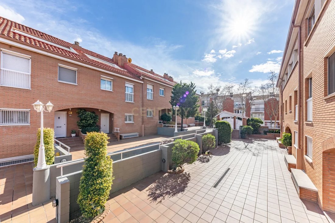 Villa in Molins de Rei, Catalonia, Spain 2 - 17237024