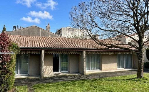House in La Glacière-Labatut, Mérignac, France 1